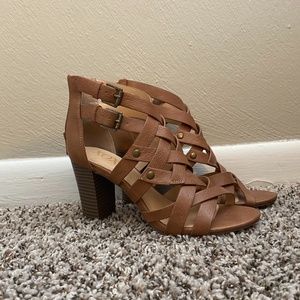 BRAND NEW: Francesca’s sandal heel